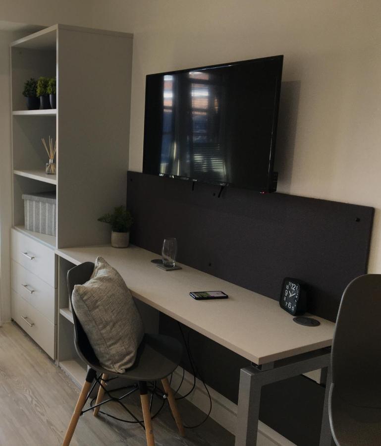 Modern Studios, Newcastle Under Lyme - Sk Экстерьер фото